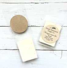 Load image into Gallery viewer, Summer Scents - Soy Wax Melts - 3oz Clamshell
